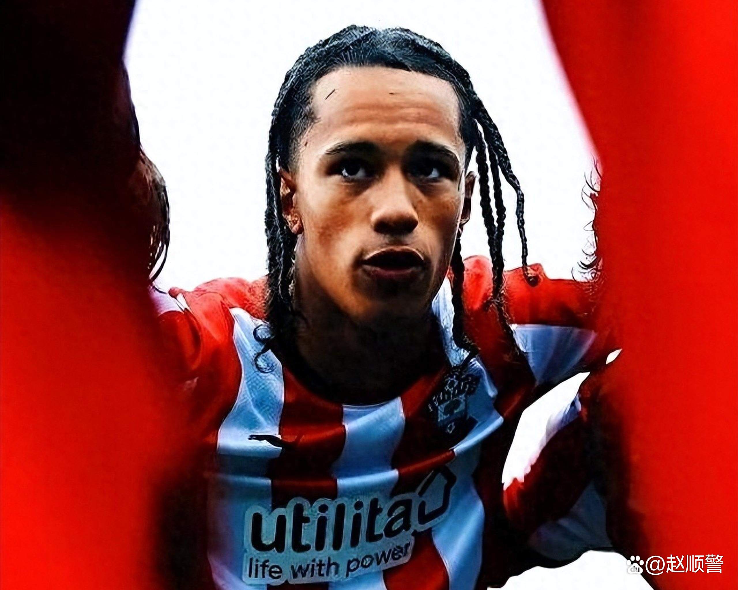 开云中国-包含败北首场状态出色，曼联观众沸腾！，詹姆斯重返赛场再创辉煌时刻的词条