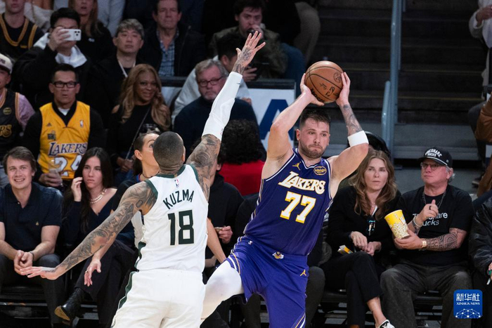 包含NBA常规赛清晨走向成谜;密尔沃基雄鹿绝杀压哨;球迷炸锅;赛程密集仍需轮换的词条 包含NBA常规赛清晨走向成谜;密尔沃基雄鹿绝杀压哨;球迷炸锅;赛程密集仍需轮换的词条